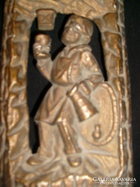 Antik fém fali kép A Bort tisztán a pálinkát piszkosul szereti 32 cm borospincébe