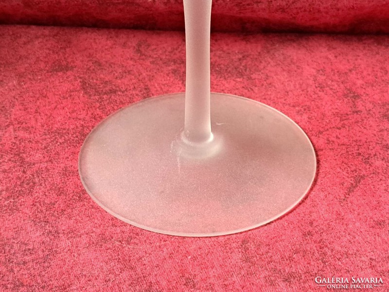 Karácsonyi asztalra nagyméretű üveg kehely