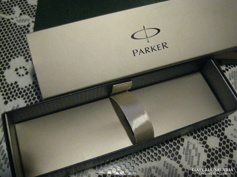 Parker elegáns  töltőtoll doboz  , két db tollnak ,  originál  , 17,7 x 5 x 3,6 cm