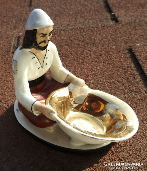 Aranyásó aranymosó edénnyel - régi, ritka porcelán figura