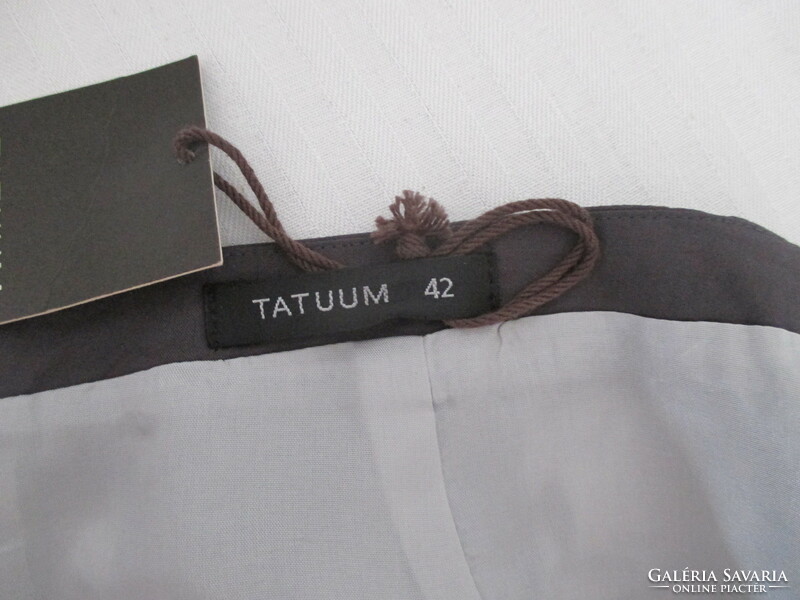 Új, rafinált szabású Tatuum szoknya selyem béléssel.