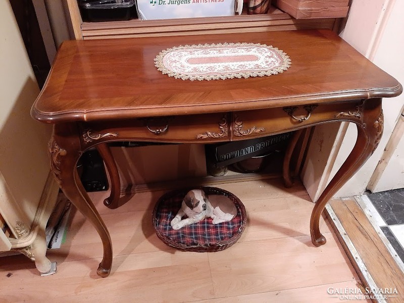 Special baroque table, chest of drawers ......