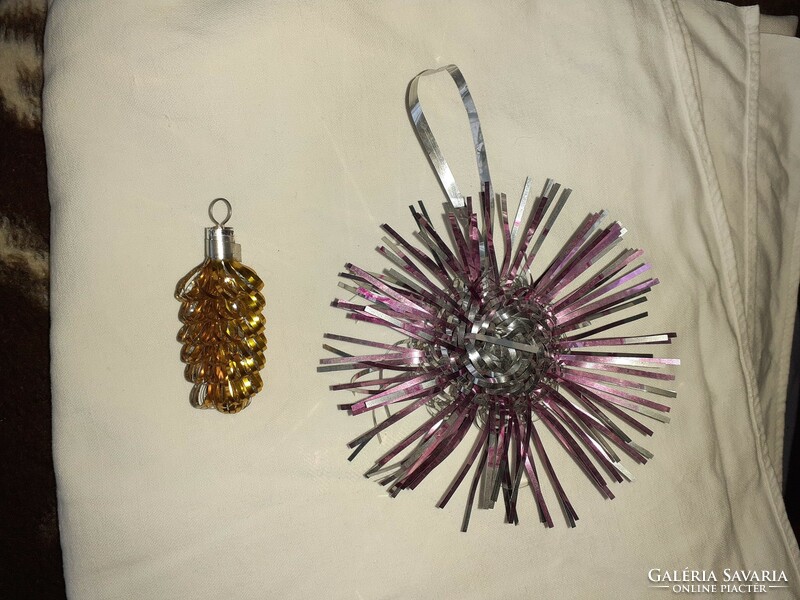2 Pieces of old foil Christmas tree decorations 12 cm and 7 cm.