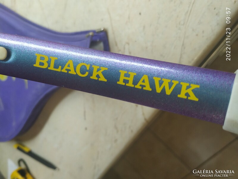 Teniszütő 3 db labdával eladó!Sentra Black Hawk , Brand New 1991 Deswing eladó!