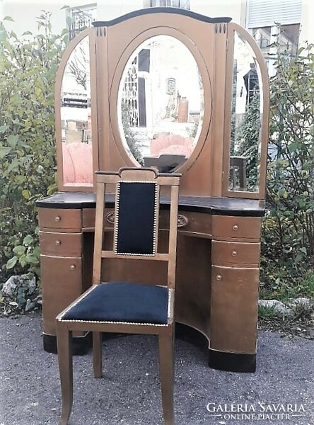 Jugendstil tükör, toalett szekrény, szék.