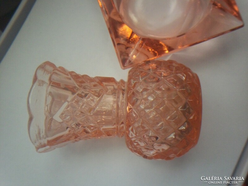 Salmon pink special crystal glass ashtray and violet vase, can be given as a gift