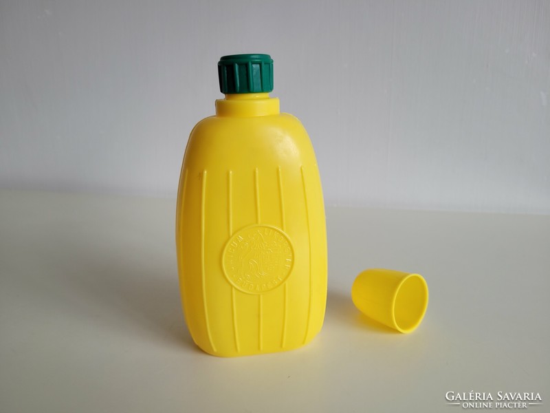 Retro régi Unicum Likőrgyár Budapest 0,6 l műanyag palack flakon mid century