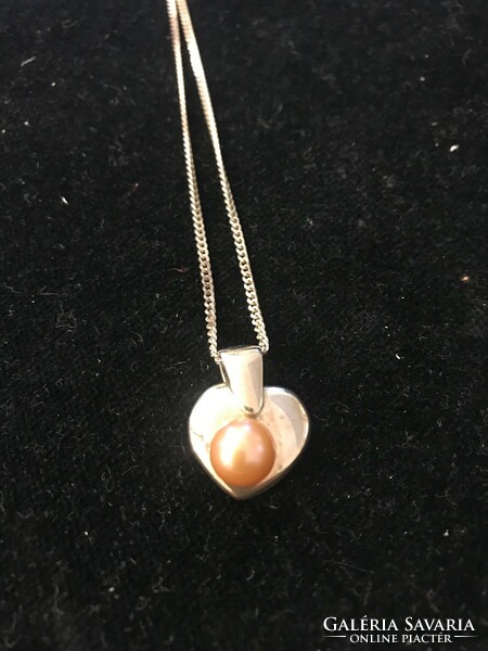 New! Silver jewellery! Heart pendant decorated with 925 marked cultured pearl. The pearl is champagne colored.