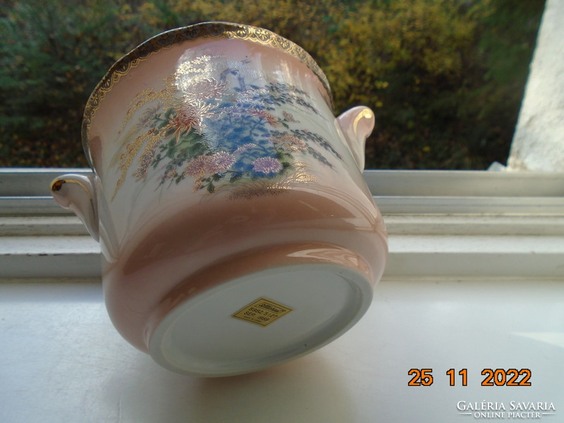 New decorative Japanese decorative bowl with pink glaze, gilded flower and butterfly patterns