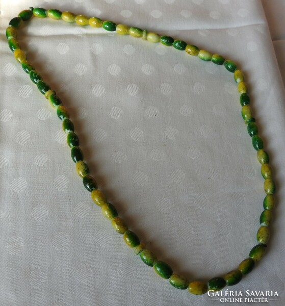 Green shade necklace - string of pearls