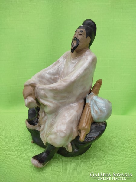 KÍNAI Shiwan PORCELÁN, FIGURA  FÁRADT VÁNDOR