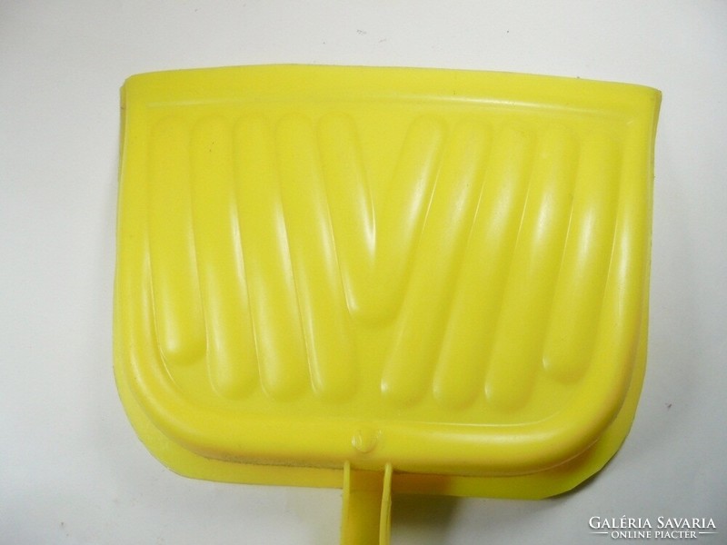 Retro plastic dustpan garbage dustpan approx. From the years 1970-1980