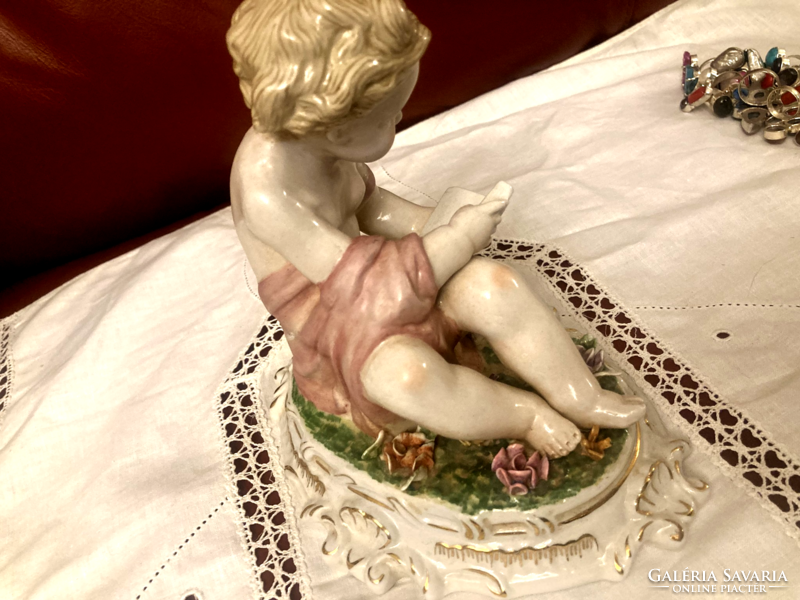 Jelzett antik porcelán