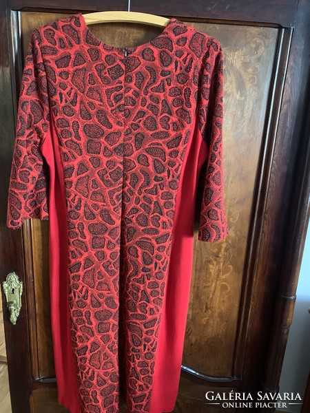 Red-black cotton women's dress - size 46 with long sleeves