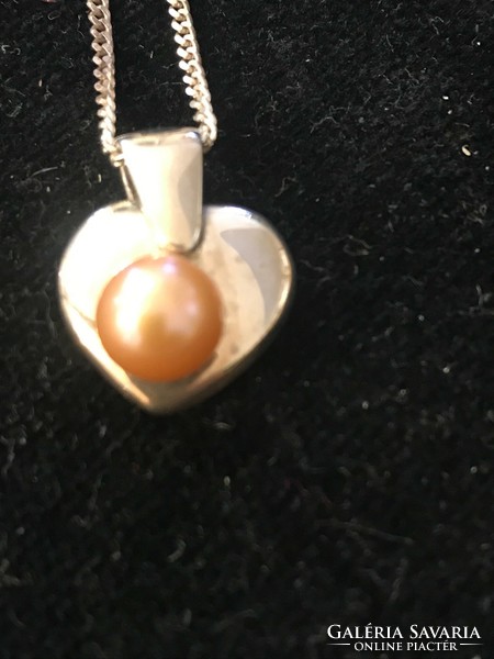 New! Silver jewellery! Heart pendant decorated with 925 marked cultured pearl. The pearl is champagne colored.