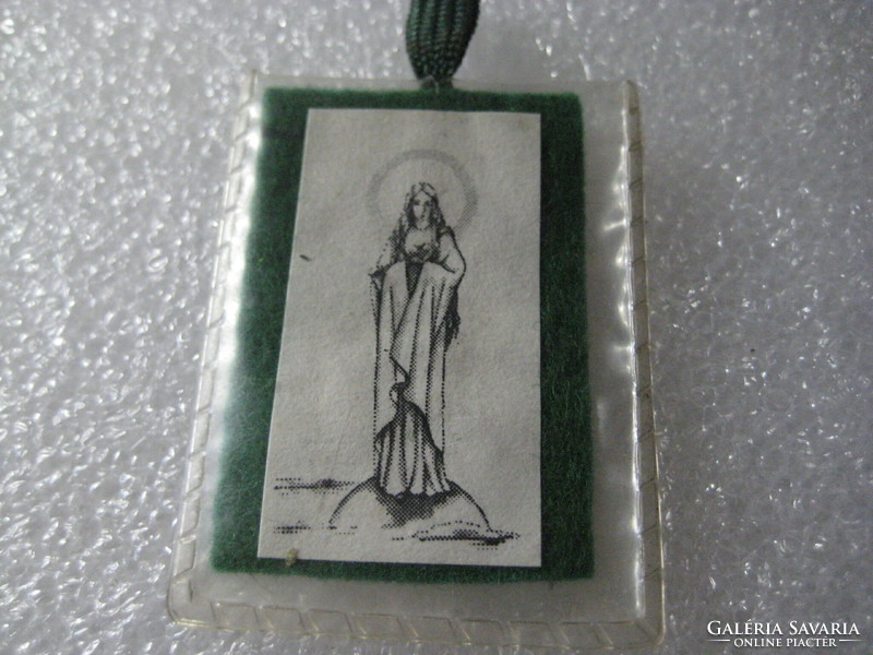 Temple memorial relic 3 x 4 cm