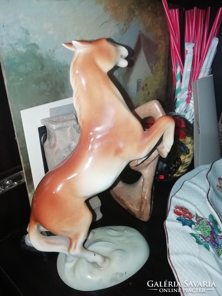 Royal dux horse porcelain in perfect condition