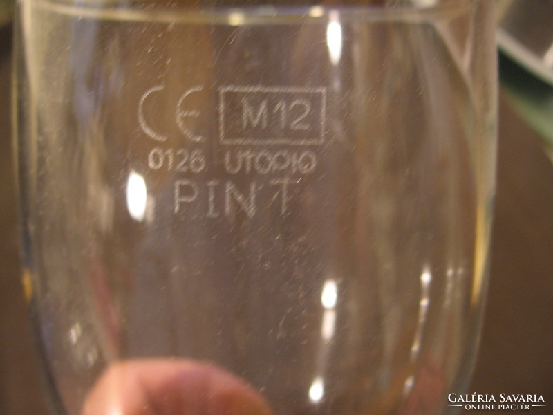 5 retro calibrated marked beer glasses