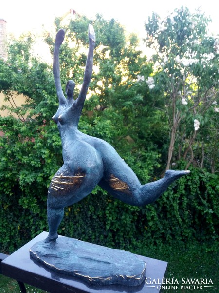 Futtó női akt - Art deco bronz szobor
