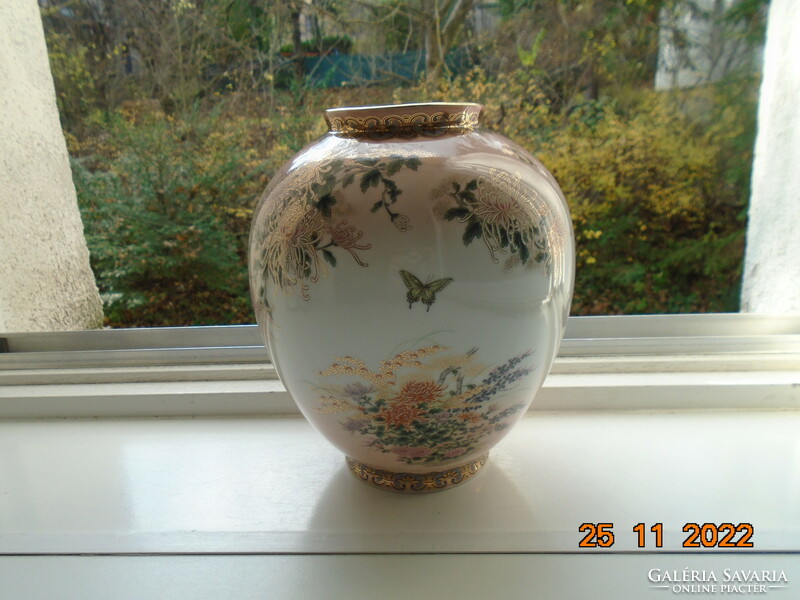 New decorative Japanese vase with pink glaze, gilded flower and butterfly patterns