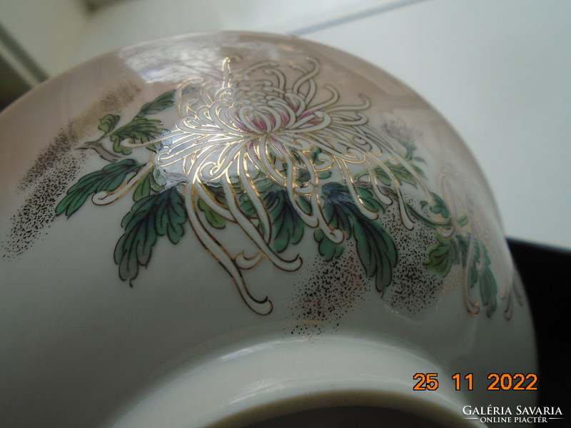 New decorative Japanese decorative bowl with pink glaze, gilded flower and butterfly patterns