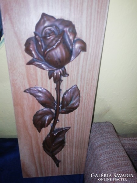 A beautiful crafted metal rose