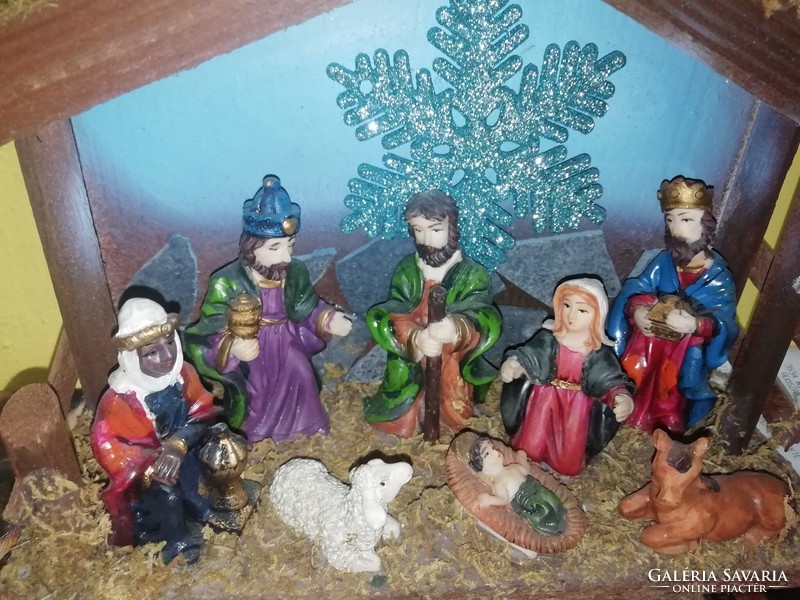 Christmas nativity scene with figures 25 cm x 18 cm