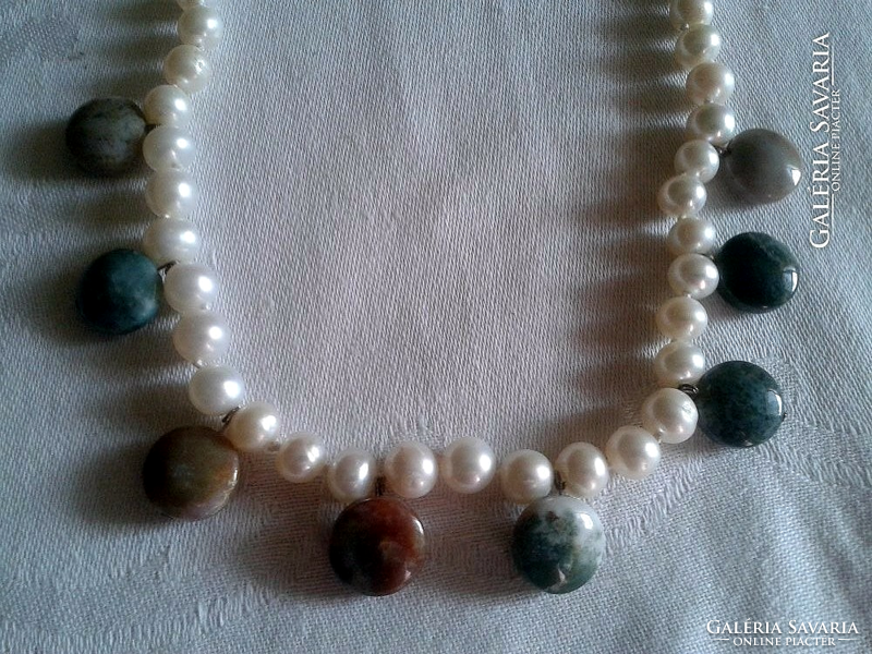 Cultured pearl necklaces, necklace with semi-precious stones