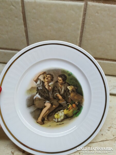 Porcelain scenic plate, table decoration for sale!