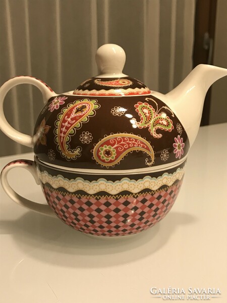 Porcelain teapot with cup, 3 dl