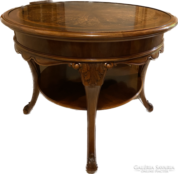 Baroque round table