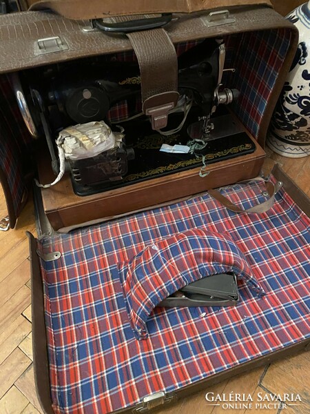 Old fashioned bag sewing machine