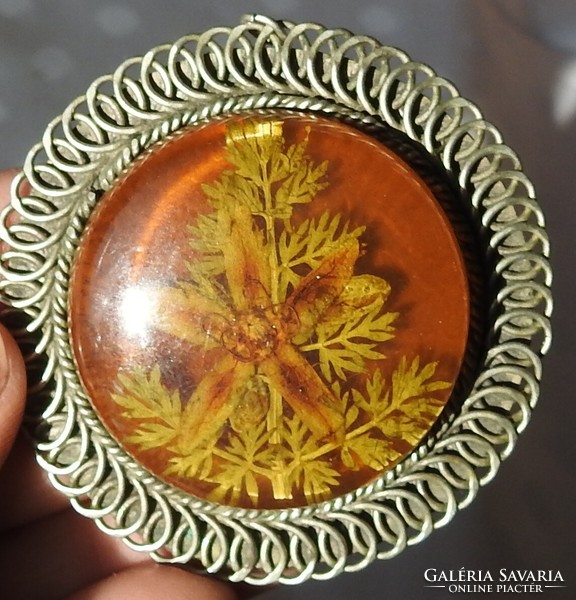 Virág medálba várva - antik nagyméretű medál érme