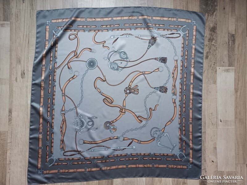 Pearl gray horse tool pattern rayon shawl