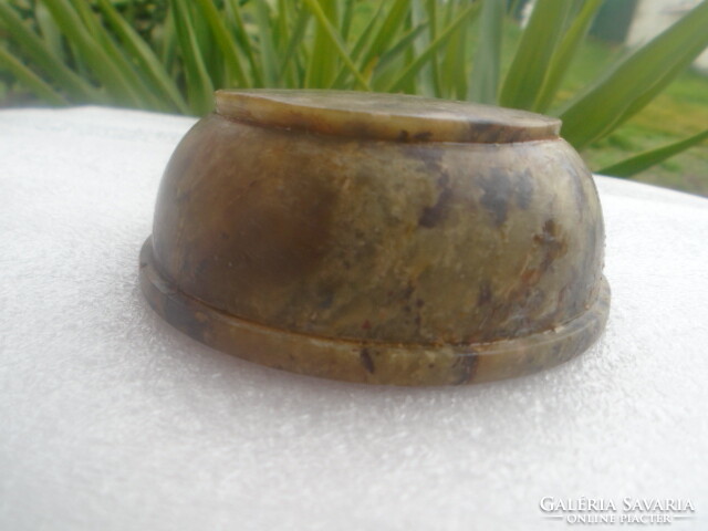 XVIII-XIX. sz. származó antik kínai talán párologtató edény, kis tál, gyönyörűen "szennyezett" JADE