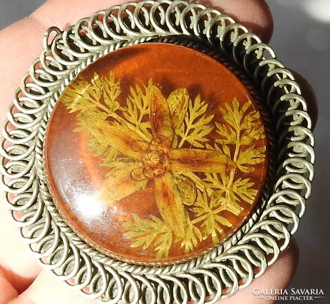 Virág medálba várva - antik nagyméretű medál érme