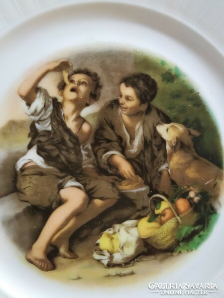 Porcelain scenic plate, table decoration for sale!