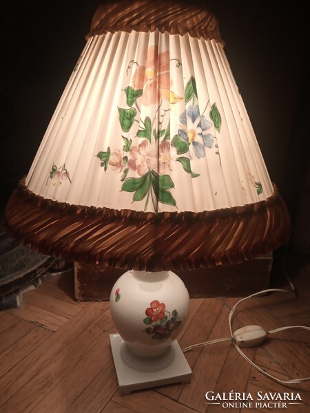 Working vintage Herend tertia table lamp from the 1950s