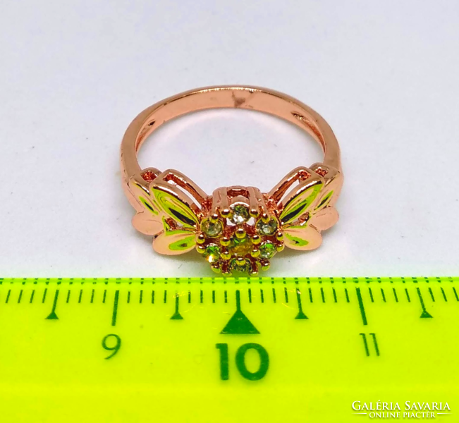 18K rose gold-filled ring with white topaz crystals