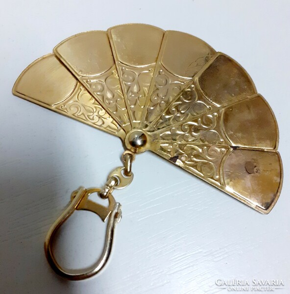 Retro gold-plated openable fan-shaped key ring with 7 Florence skylines on it