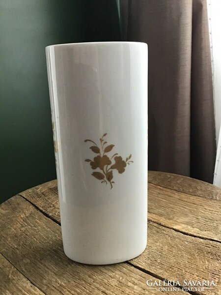 Régi Kaiser porcelán váza, jelzett.