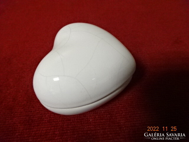 Heart-shaped glazed ceramic jewelry holder. He has! Jokai.