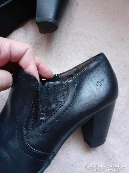 Tamaris genuine leather ankle boots 38