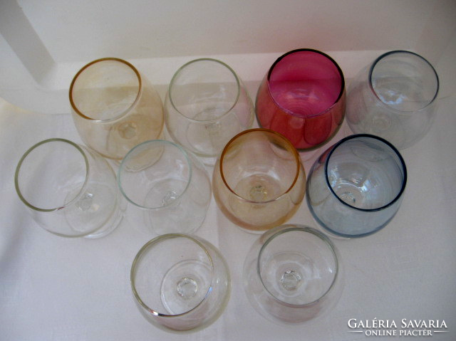 Vegyes színes konyakos talpas pohár készlet 10 db-os