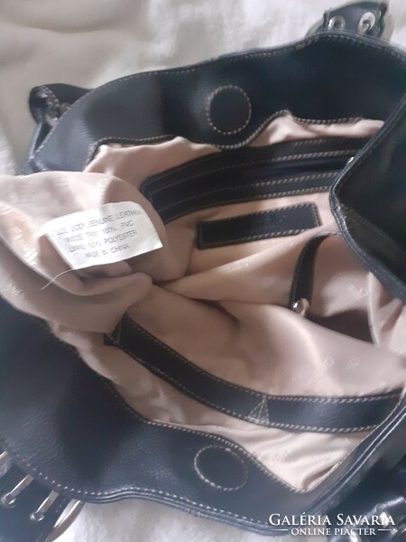 Tignanello black leather bag can be hand/shoulder