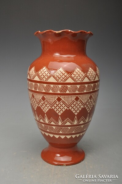 Antique Bucincsák Hungarian vase, 1920s. Big size.