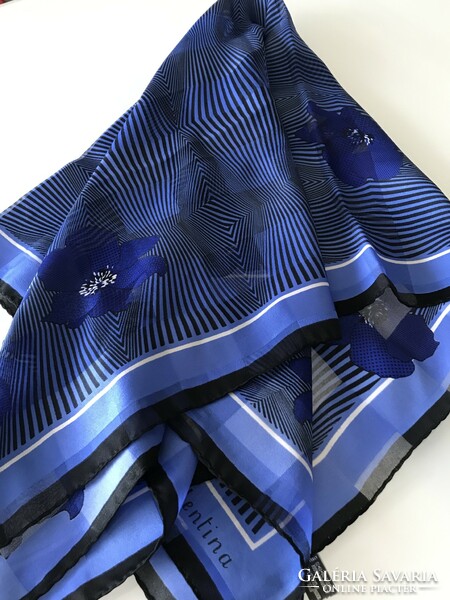 Valentina shawl in royal blue and black with an abstract and flower pattern, 87 x 87 cm