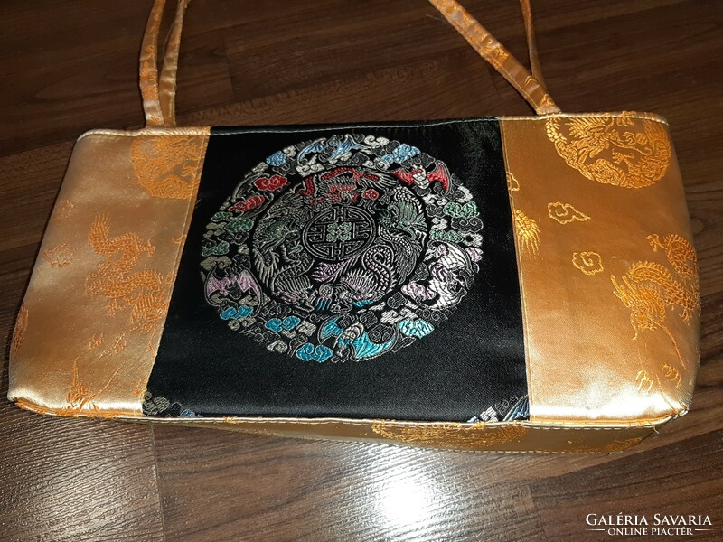 Women's handbag with oriental motifs