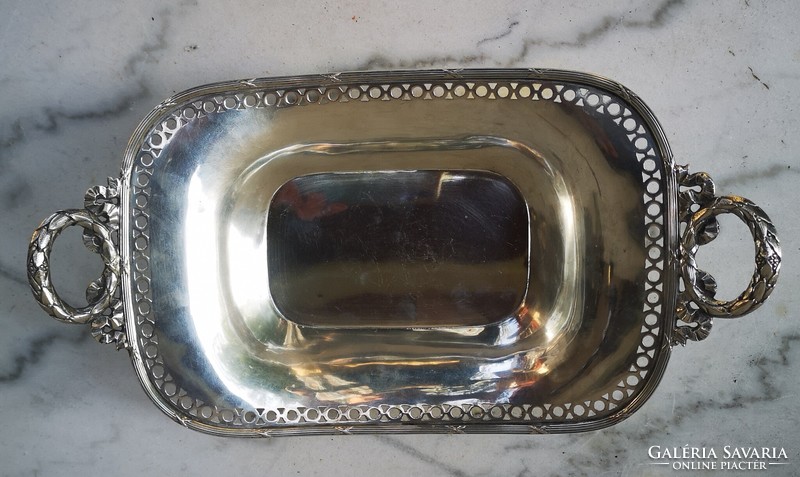 Beautiful antique silver eared serving centerpiece or bread pastry. Vi