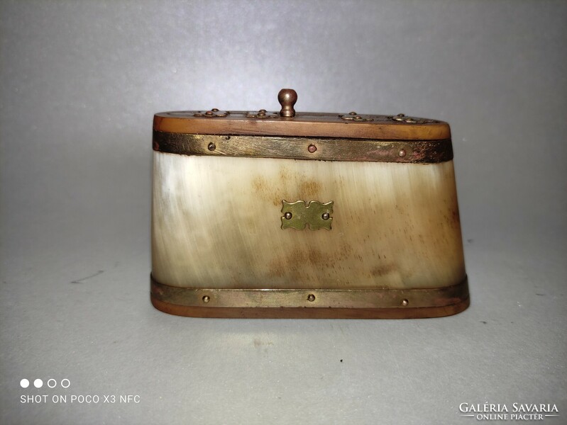 Antique copper wired horn snuff box holding snuff box